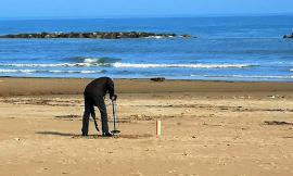 Perso dei preziosi in spiaggia la scorsa estate? Forse ce l'hanno loro...