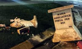 Civitanova, incidente alla rotonda: abbatte la statua della Madonna e scappa