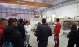 Gli studenti dell'istituto "Filelfo" di Tolentino in visita alla Simeg