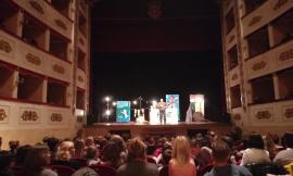 La domenica al Persiani per i bambini: teatro sold out e grande entusiasmo
