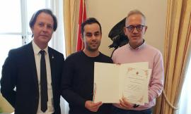 Civitanova: benemerenza dell'amministrazione a Riccardo Scoponi, l'uomo che ha salvato la vita alla donna aggredita