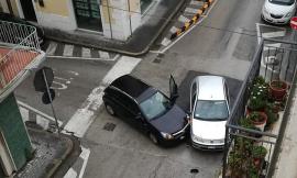 Civitanova, scontro in via Vela. La denuncia di una residente: "Quell'incrocio è pericoloso"