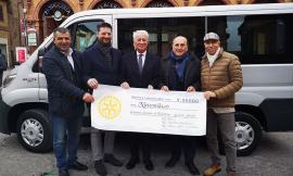 Tolentino, dai Rotary Club il dono di un mezzo per i servizi sociali