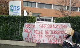 I terremotati “restituiscono” la muffa al CNS di Bologna