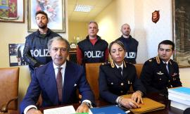 Macerata, la polizia identifica l'autore delle scritte sui muri del centro