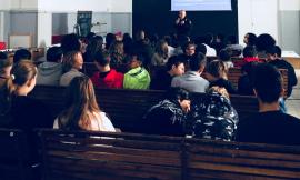 Fuochi pirotecnici: i carabinieri a scuola per fare prevenzione