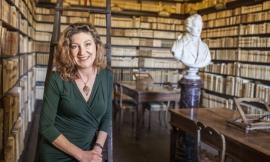 Recanati, Infinito Leopardi: la contessa Olimpia alla mostra dedicata ai manoscritti del poeta