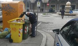 Macerata, trovato sanguinante e a terra fuori dalla stazione: si cerca l'aggressore - FOTO