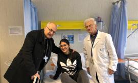 Il vescovo di Camerino Massara in visita all'ospedale Bambino Gesù (FOTO)