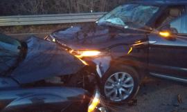 Morrovalle, frontale tra due auto all'uscita della SS77: interviene l'eliambulanza (FOTO)