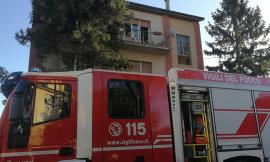 Corridonia, torna a casa e la vede in fiamme: anziano colto da malore (FOTO)