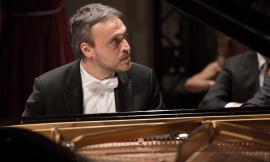 Matelica, Teatro Piermarini: attesa per "Pianomania" con Gianluca Luisi e Lorenzo Di Bella