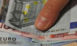 Recanati, non ha i soldi per pagare 50 euro di spesa e scappa: individuato 41enne del luogo