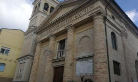 "Soldi della parrocchia alla compagna di Oseghale per pagare l'affitto". Don Franco smentisce