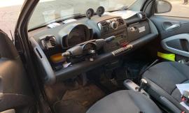 Civitanova, sale in auto ma il volante non c'è più: Smart nel mirino dei ladri