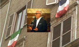 Carancini fedele alla sua linea: "Non ho violato la norma". Ma la legge lo smentisce