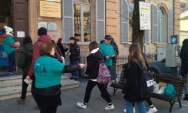 Distribuiti opuscoli a Tolentino per sensibilizzare i giovani sull'uso di sostanze stupefacenti