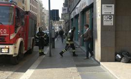 Macerata, attimi di paura all'Ubi Banca in Corso Cavour per un principio di incendio (FOTO)