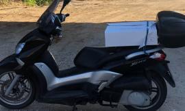 Porto Potenza Picena, parcheggia lo scooter fuori dal ristorante: all'uscita trova una bici
