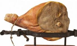 Civitanova, si introduce in un appartamento e ruba un prosciutto: ladro si dà alla fuga