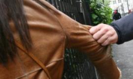 Civitanova, inseguita e molestata da due stranieri: momenti di paura per una 20enne