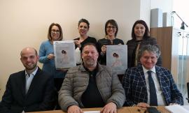 “Cosa ti manca per essere felice?”. La magia di Simona Atzori al Teatro Vaccaj di Tolentino
