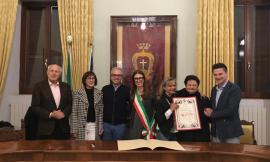 Potenza Picena, il sindaco Tartabini premia le attività commerciali più longeve
