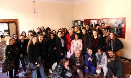 Macerata, gli studenti del Linguistico Leopardi e del Lycée Bellevue in visita alla redazione di Picchio News