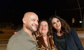 Civitanova, ospiti vip a "La Serra": Maria Grazia Cucinotta illumina la serata del venerdì (FOTO)