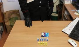 Cingoli, nella scatola delle caramelle balsamiche trovati nove grammi di cocaina: denunciato un 40enne