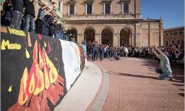 Recanati si colora di bianco e nero per la 30esima edizione della "Festa del Libro"