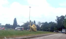 Treia, scontro tra auto e moto in contrada San Carlo: centuaro al Torrette in codice rosso