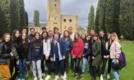 Macerata, "Trekking letterario" per il Classico "Leopardi" (FOTO)