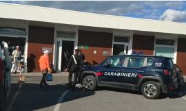 Paura a Camerino, 55enne cerca di uccidere l'ex compagna e la accoltella ad una mano (VIDEO)