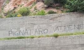 "Pignataro Vattene", continuano le scritte contro il questore