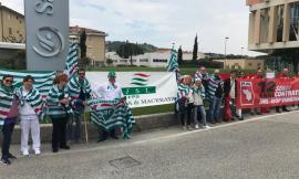 Porto Potenza Picena, manifestazione della Cisl davanti al Santo Stefano