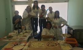 Dopo la tremenda malattia, torna a fare la pizza: la favola della pizzaiola Mattea