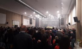 Castelraimondo, Gaetano Curreri cade sul palco: interrotto il concerto degli Stadio