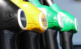 Sconto carburanti, decreti in vigore da oggi: scatta la riduzione del prezzo della benzina