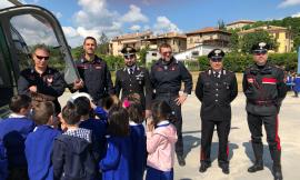 Le classi Prime dell’Istituto "Lucatelli” di Tolentino in visita alla Caserma dei Carabinieri (FOTO)