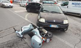 Civitanova, scontro tra auto e scooter: giovane soccorso dal 118 (FOTO)
