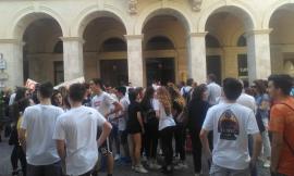 Macerata, "A ciascuno la sua scuola": non si ferma la protesta dello Scientifico