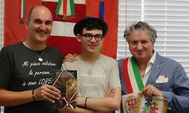 "Un sorriso per dare dignità": Lorenzo e papà Franco in visita a Tolentino
