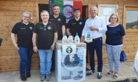 Caldarola, i motociclisti del Burgman Club Italia donano un'asciugatrice