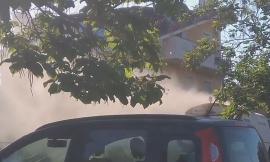 Montecosaro, abitazioni invase da polveri di lavorazione durante il rifacimento dell'asfalto (FOTO E VIDEO)