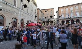 Macerata, oltre mille in piazza della Libertà per la "Giornata del Laureato"