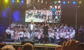 Tolentino, serata ricca di emozioni per il Cantapiccolo Story: sul palco anche Cristina D'avena (FOTO)