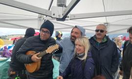 La pioggia non ferma RisorgiMarche: il viaggio musicale di Bollani e Hamilton De Holanda incanta il pubblico (FOTO)
