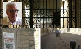 Macerata, il dubbio di un lettore: "Il sindaco può parcheggiare dove vuole?" (FOTO)