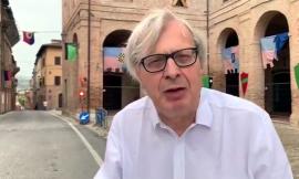 Vittorio Sgarbi nella Caldarola terremotata: "Dov'è lo Stato? Come li spendete i soldi?" (VIDEO)